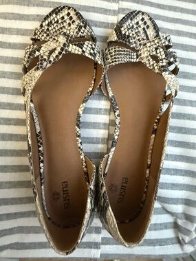 Susina Snake-Print Knot-Front Flats in Beige and Black